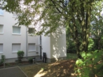 Hauseingang - Aukamm: Renovierte Wohnung mit Balkon – Blick ins Grüne – SP möglich