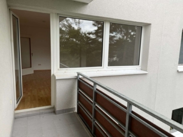 Aukamm: Renovierte Wohnung mit Balkon – Blick ins Grüne – SP möglich, 65191 Wiesbaden, Etagenwohnung