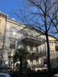 Hausansicht - Tolle Altbauetage mit riesigem Balkon! – seitlich Adolfsallee – mit Stellplätzen!