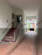 Hauseingang - Tolle Altbauetage mit riesigem Balkon! – seitlich Adolfsallee – mit Stellplätzen!