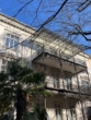 Hausansicht - Tolle Altbauetage mit riesigem Balkon! – seitlich Adolfsallee – mit Stellplätzen!