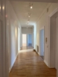 Flur - Tolle Altbauetage mit riesigem Balkon! – seitlich Adolfsallee – mit Stellplätzen!