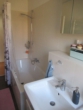 Bad mit Badewanne - Bierstadt: Geräumige, helle 3-Zimmer-DG-Wohnung, gute Lage, gepflegtes Haus!
