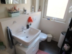 Badezimmer - Bierstadt: Geräumige, helle 3-Zimmer-DG-Wohnung, gute Lage, gepflegtes Haus!