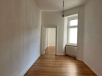Zimmer 3 leer - Schöne 4-Zimmer-Altbauwohnung mit Balkon, nähe Dürerplatz
