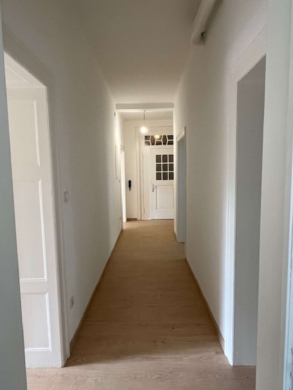 Wi-Biebrich: Großzügige, helle 3 Zimmer – Erdgeschoss – Gartennutzung, 65203 Wiesbaden-Biebrich, Etagenwohnung
