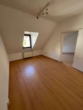 Wohnzimmer - Süße DG-Wohnung für Singles oder Paare! Renoviert! City